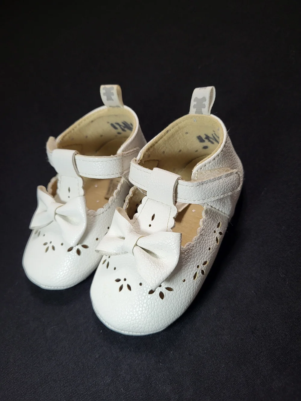 White Baby Mary Jane Bow Shoes with Hook-and-Loop Strap